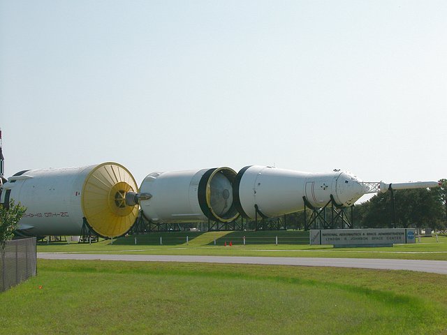 <b>Saturn V